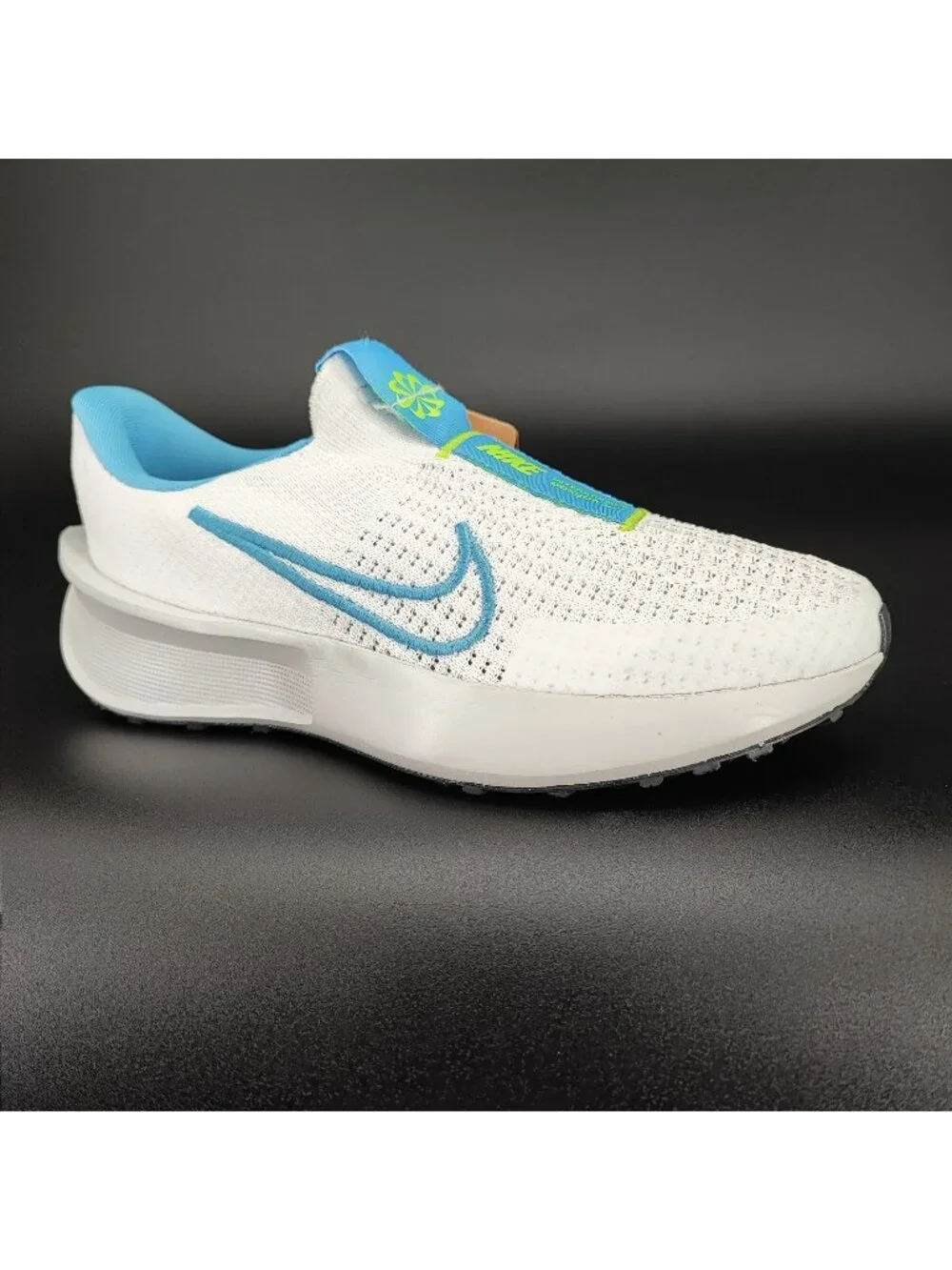 Nike Interact Run EasyOn Women's Size 8 US Running Shoes Flyknit White FV5591